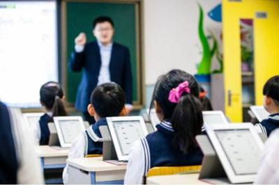 艾宾浩斯智能教育专注于K12教育,全面打造完善产品和服务体系