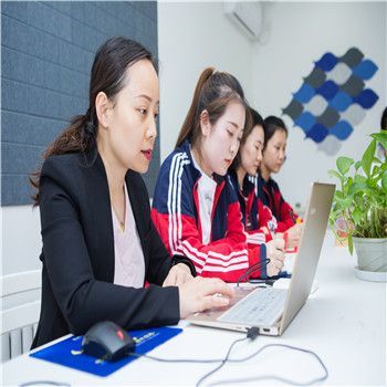 教育服务 塑造未来的基石